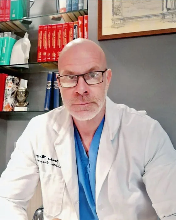 Dott. Claudio Mazzeo, chirurgo plastico e tricologo